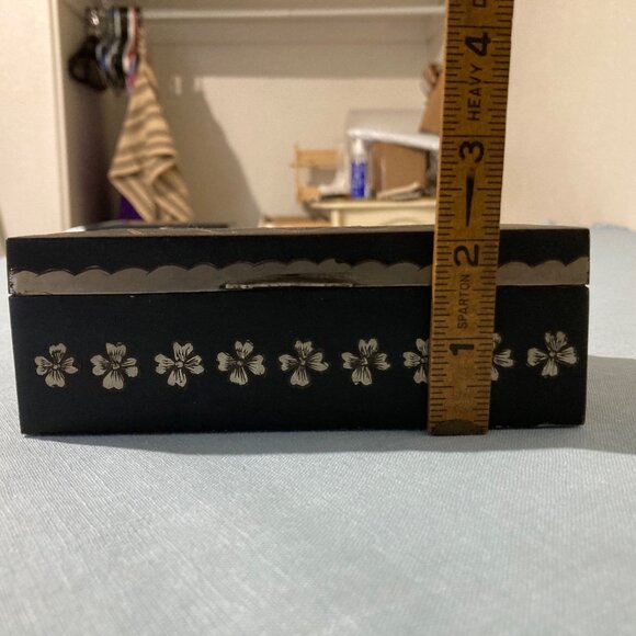 Vintage Black Etched Tin And Wood Jewelry Box With Floral Design And Hinged Lid - Picture 10 of 10